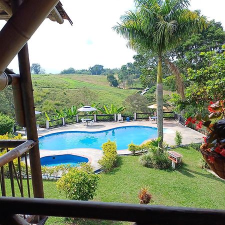 Finca Hotel Palmas Frente A Panaca Quimbaya Esterno foto