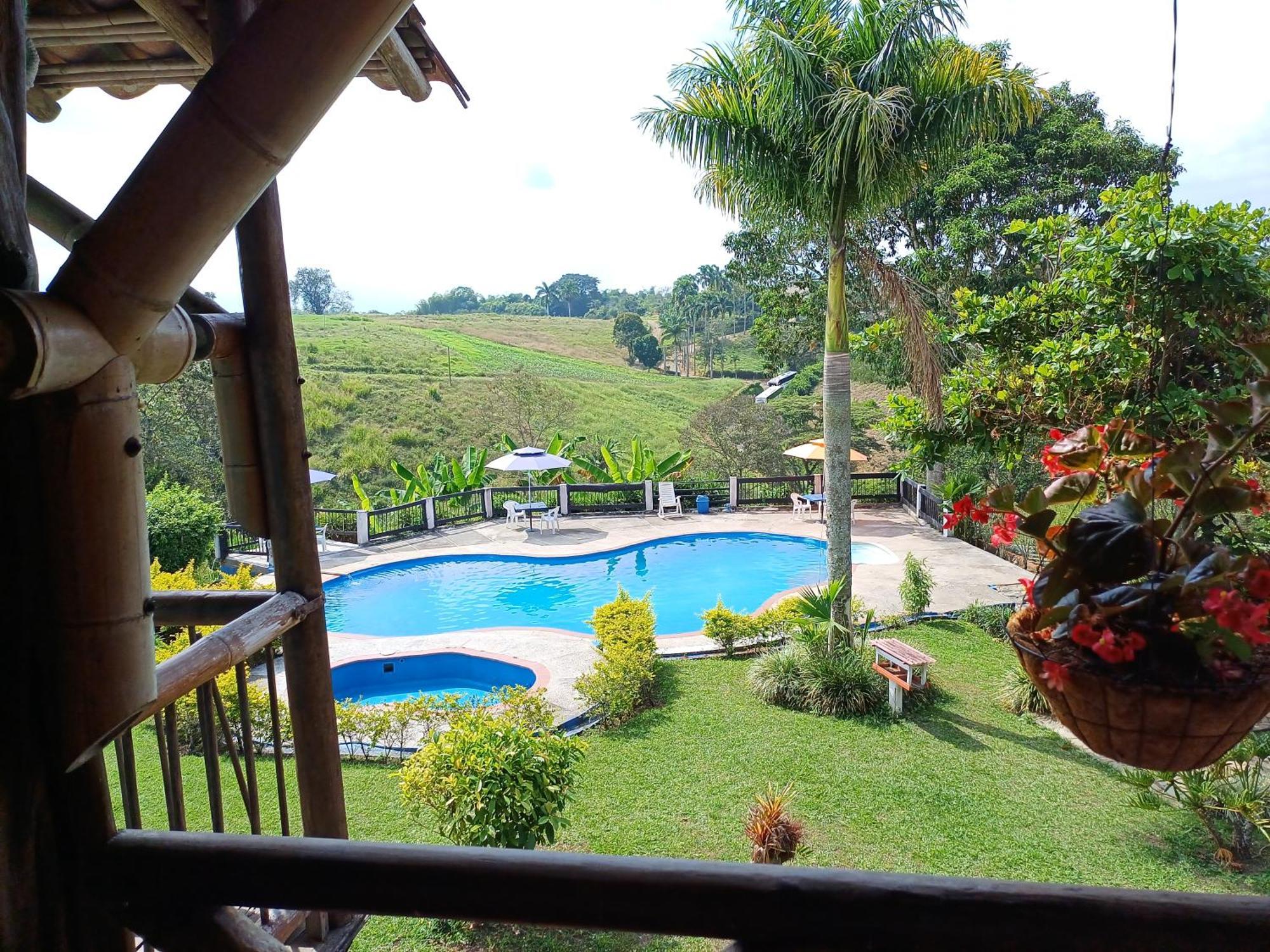 Finca Hotel Palmas Frente A Panaca Quimbaya Esterno foto